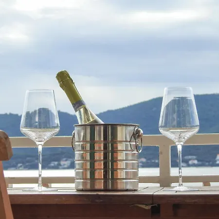 Klara Apartment Viganj